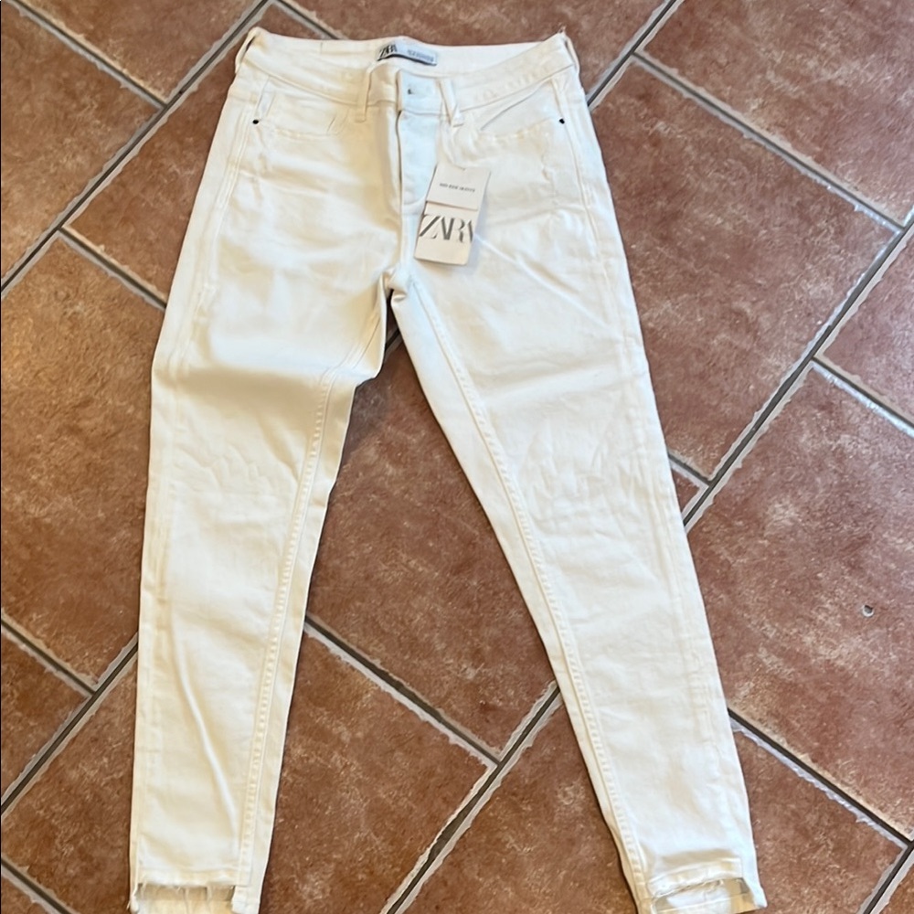 Zara Cream Skinny Jeans with Distressed Details